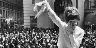 La maternidad como intersticio del conflicto capital-vida